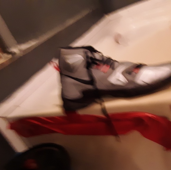 Lebron s - Picture 3 of 3